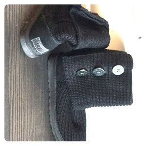 30$.  EUC UGG sweater boots